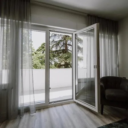 Apartman Ru With Balcony